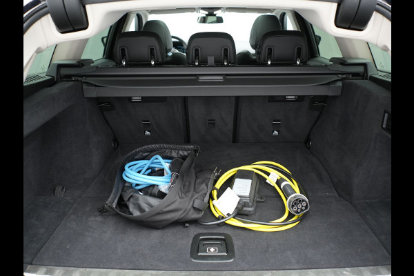 BMW 3 Serie Touring 330e Luxury Line Plug In Hybrid 293pk Dealer O.H PHEV | Panodak | Adaptive Cruise | 360 Camera | Lederen Sportstoelen Memory & Verwarmd | Harman & Kardon |  Apple Carplay | Sfeerverlichting | Blis | Virtual | Navigatie | DAB | 19"L.M | BMW 3 Serie Touring 330e Luxury Line Plug In Hybrid 293pk Dealer O.H PHEV | Panodak | Adaptive Cruise | 360 Camera | Lederen Sportstoelen Memory & Verwarmd | Harman & Kardon |  Apple Carplay | Sfeerverlichting | Blis | Virtual | Navigatie | DAB | 19"L.M |
