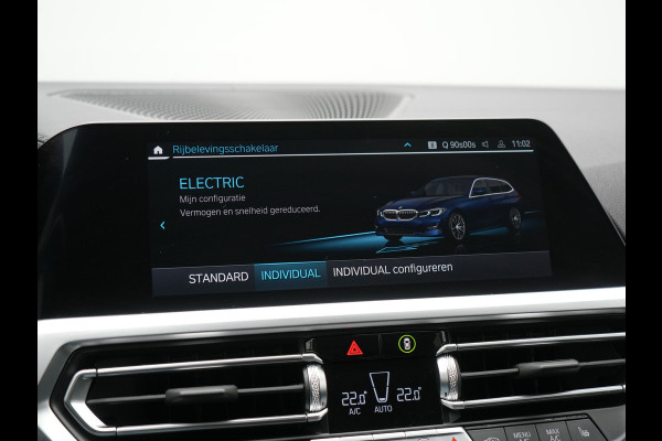 BMW 3 Serie Touring 330e Luxury Line Plug In Hybrid 293pk Dealer O.H PHEV | Panodak | Adaptive Cruise | 360 Camera | Lederen Sportstoelen Memory & Verwarmd | Harman & Kardon |  Apple Carplay | Sfeerverlichting | Blis | Virtual | Navigatie | DAB | 19"L.M | BMW 3 Serie Touring 330e Luxury Line Plug In Hybrid 293pk Dealer O.H PHEV | Panodak | Adaptive Cruise | 360 Camera | Lederen Sportstoelen Memory & Verwarmd | Harman & Kardon |  Apple Carplay | Sfeerverlichting | Blis | Virtual | Navigatie | DAB | 19"L.M |