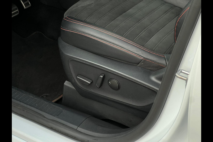 Ford Kuga 2.5 PHEV ST-Line X NL AUTO | ELEKTR KLEP | PANO | STUURWIEL VERW | STOELVERW | Ford Kuga 2.5 PHEV ST-Line X NL AUTO | ELEKTR KLEP | PANO | STUURWIEL VERW | STOELVERW |