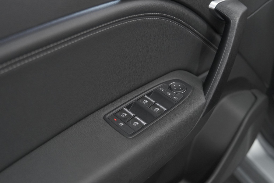 Renault Captur Mild Hybrid 140 EDC Techno | Camera | 9.3 Inch Scherm | Apple Carplay | Parkeersensoren | Allseason Banden | Stoelverwarming Renault Captur Mild Hybrid 140 EDC Techno | Camera | 9.3 Inch Scherm | Apple Carplay | Parkeersensoren | Allseason Banden | Stoelverwarming