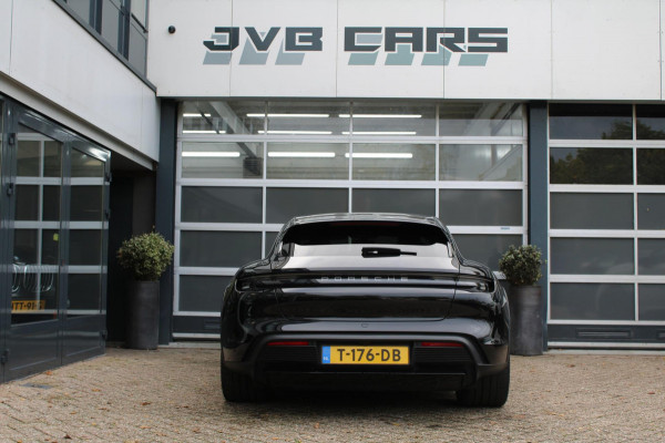 Porsche Taycan Cross Turismo 4 93 kWh Porsche Taycan Cross Turismo 4 93 kWh