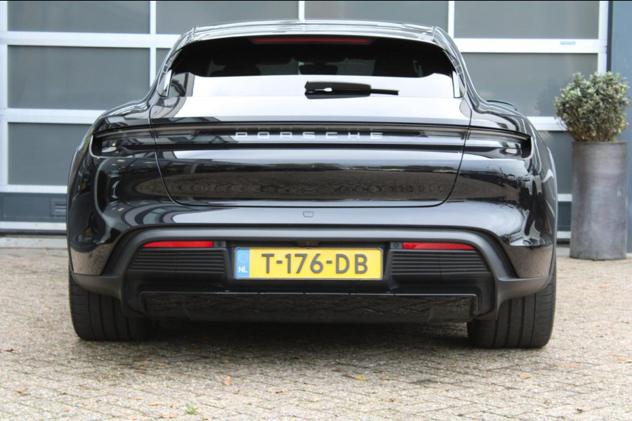 Porsche Taycan Cross Turismo 4 93 kWh Porsche Taycan Cross Turismo 4 93 kWh