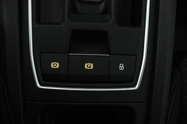 Seat Leon 1.0 eTSI FR Business Intense (PANORAMADAK, TREKHAAK, SFEERVERLICHTING, CAMERA, CARPLAY. CRUISE CONTROL ADAPTIEF)