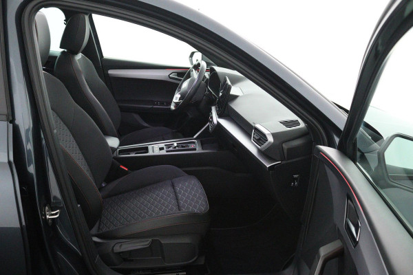 Seat Leon 1.0 eTSI FR Business Intense (PANORAMADAK, TREKHAAK, SFEERVERLICHTING, CAMERA, CARPLAY. CRUISE CONTROL ADAPTIEF)