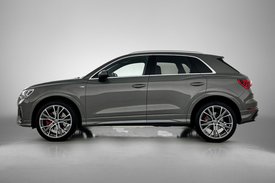 Audi Q3 40 TFSI quattro S Line(NL-auto, Dealer OnderH, Carplay, Digitale Dash, Parkeersensoren V+A, Etc) Audi Q3 40 TFSI quattro S Line(NL-auto, Dealer OnderH, Carplay, Digitale Dash, Parkeersensoren V+A, Etc)