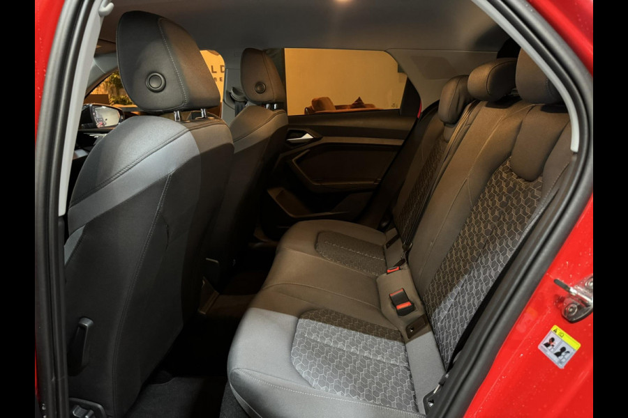 Audi A1 Sportback 25 TFSI Pro Line Garantie Carplay StoelVW Led Cruise Clima Navi Dab PDC Keyless Rijklaar Audi A1 Sportback 25 TFSI Pro Line Garantie Carplay StoelVW Led Cruise Clima Navi Dab PDC Keyless Rijklaar