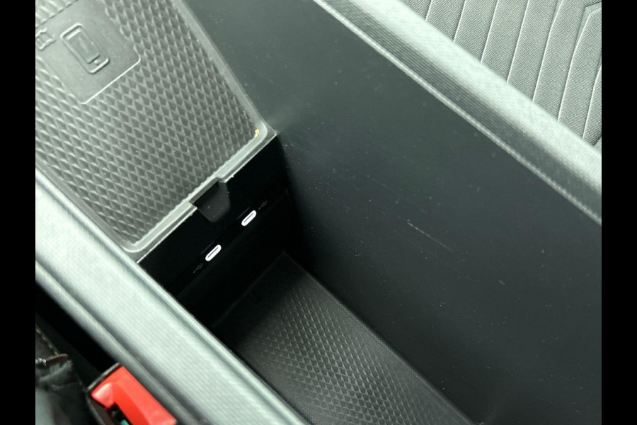 CUPRA Born Business 62 kWh Auto. Navigatie Apple Carplay/ Android Auto Camera Parkeersensoren Adaptive Cruise Control Stoel- en stuurverwarming Full Led Climate Control Lichtmetalen velgen