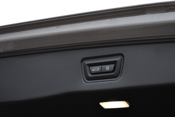 BMW 5 Serie Touring 520i M-Sport Pano Trekh B&W 21inch ACC 360 HUD Stoelventilatie Brooklyngrau