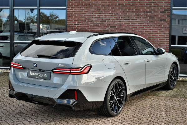 BMW 5 Serie Touring 520i M-Sport Pano Trekh B&W 21inch ACC 360 HUD Stoelventilatie Brooklyngrau
