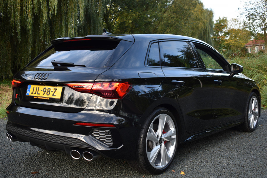 Audi A3 Sportback 2.0 TFSI 310PK S3 QUATTRO CAMERA/LEDER/CARPLAY Audi A3 Sportback 2.0 TFSI 310PK S3 QUATTRO CAMERA/LEDER/CARPLAY