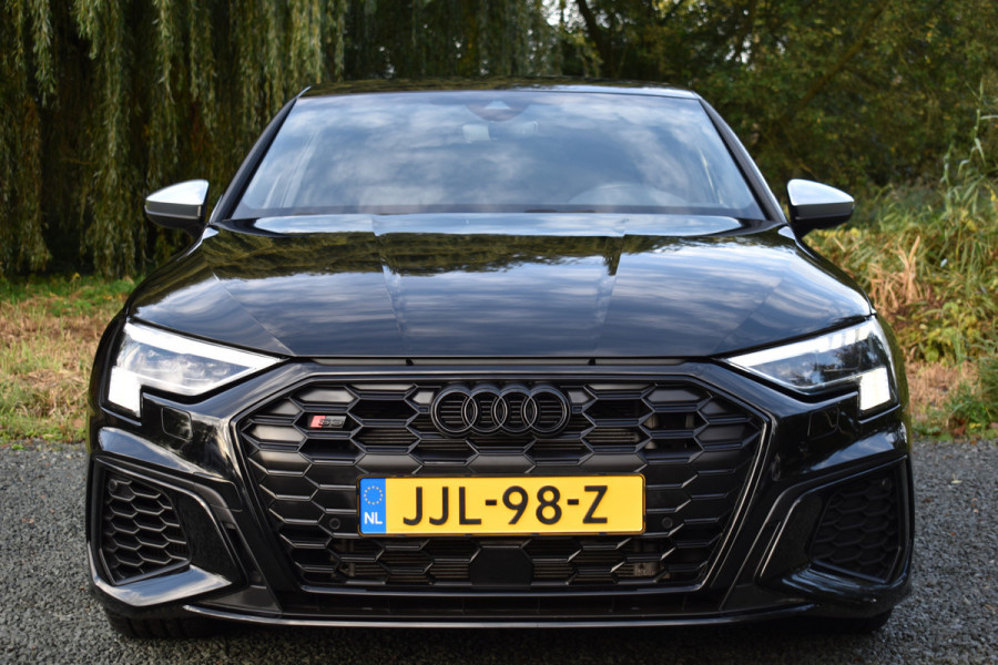 Audi A3 Sportback 2.0 TFSI 310PK S3 QUATTRO CAMERA/LEDER/CARPLAY Audi A3 Sportback 2.0 TFSI 310PK S3 QUATTRO CAMERA/LEDER/CARPLAY