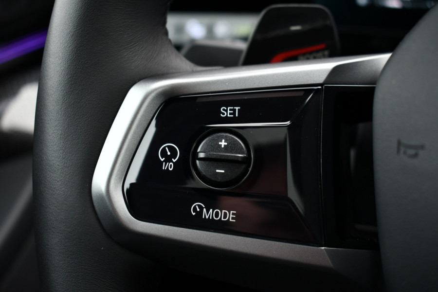 BMW 5 Serie Touring 520i M-Sport Pano Trekh B&W 21inch ACC 360 HUD Stoelventilatie Brooklyngrau