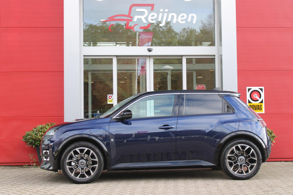 Renault 5 150PK COMFORT RANGE ROLAND-GARROS 52 kWh | NAVIGATIE SYSTEEM MET GOOGLE INTERGRATIE | HARMAN KARDON PREMIUM AUDIO | FULL LED KOPLAMPEN MET MICRO-OPTICS EN FRANSE VLAG | 10"R-LINK MULTIMEDIA | 18"GRONO LICHTMETALEN VELGEN | TWO-TONE CAROSSERIE KLEUR I.C.M. WARM TITANIUM DAKLIJSTEN | ELEKTRISCH VERWARMDE VOOR STOELEN / STUUR | BESTUURDERSSTOEL MET ELEKTRISCH VERSTELBARE LENDESTEUN | AUTOMATISCH INPARKEREN | FLANK GUARD PROTECTION | ADAPTIEVE CRUISE CONTROL MET STOP & GO | ACHTERUITRIJCAMERA | PRIVATIE GLASS | SFEERVERLICHTING IN DIVERSE KLEUREN |