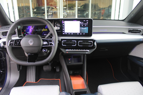 Renault 5 150PK COMFORT RANGE ROLAND-GARROS 52 kWh | NAVIGATIE SYSTEEM MET GOOGLE INTERGRATIE | HARMAN KARDON PREMIUM AUDIO | FULL LED KOPLAMPEN MET MICRO-OPTICS EN FRANSE VLAG | 10"R-LINK MULTIMEDIA | 18"GRONO LICHTMETALEN VELGEN | TWO-TONE CAROSSERIE KLEUR I.C.M. WARM TITANIUM DAKLIJSTEN | ELEKTRISCH VERWARMDE VOOR STOELEN / STUUR | BESTUURDERSSTOEL MET ELEKTRISCH VERSTELBARE LENDESTEUN | AUTOMATISCH INPARKEREN | FLANK GUARD PROTECTION | ADAPTIEVE CRUISE CONTROL MET STOP & GO | ACHTERUITRIJCAMERA | PRIVATIE GLASS | SFEERVERLICHTING IN DIVERSE KLEUREN |