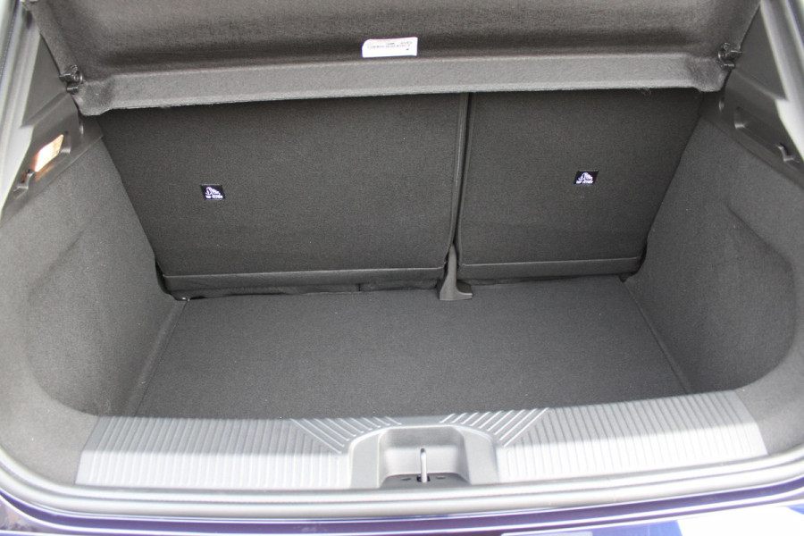 Renault 5 150PK COMFORT RANGE ROLAND-GARROS 52 kWh | NAVIGATIE SYSTEEM MET GOOGLE INTERGRATIE | HARMAN KARDON PREMIUM AUDIO | FULL LED KOPLAMPEN MET MICRO-OPTICS EN FRANSE VLAG | 10"R-LINK MULTIMEDIA | 18"GRONO LICHTMETALEN VELGEN | TWO-TONE CAROSSERIE KLEUR I.C.M. WARM TITANIUM DAKLIJSTEN | ELEKTRISCH VERWARMDE VOOR STOELEN / STUUR | BESTUURDERSSTOEL MET ELEKTRISCH VERSTELBARE LENDESTEUN | AUTOMATISCH INPARKEREN | FLANK GUARD PROTECTION | ADAPTIEVE CRUISE CONTROL MET STOP & GO | ACHTERUITRIJCAMERA | PRIVATIE GLASS | SFEERVERLICHTING IN DIVERSE KLEUREN |