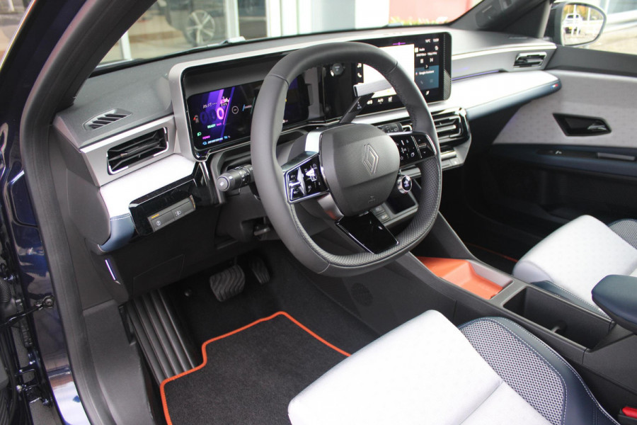 Renault 5 150PK COMFORT RANGE ROLAND-GARROS 52 kWh | NAVIGATIE SYSTEEM MET GOOGLE INTERGRATIE | HARMAN KARDON PREMIUM AUDIO | FULL LED KOPLAMPEN MET MICRO-OPTICS EN FRANSE VLAG | 10"R-LINK MULTIMEDIA | 18"GRONO LICHTMETALEN VELGEN | TWO-TONE CAROSSERIE KLEUR I.C.M. WARM TITANIUM DAKLIJSTEN | ELEKTRISCH VERWARMDE VOOR STOELEN / STUUR | BESTUURDERSSTOEL MET ELEKTRISCH VERSTELBARE LENDESTEUN | AUTOMATISCH INPARKEREN | FLANK GUARD PROTECTION | ADAPTIEVE CRUISE CONTROL MET STOP & GO | ACHTERUITRIJCAMERA | PRIVATIE GLASS | SFEERVERLICHTING IN DIVERSE KLEUREN |