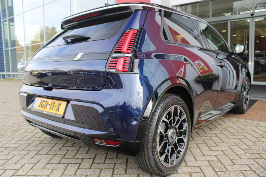 Renault 5 150PK COMFORT RANGE ROLAND-GARROS 52 kWh | NAVIGATIE SYSTEEM MET GOOGLE INTERGRATIE | HARMAN KARDON PREMIUM AUDIO | FULL LED KOPLAMPEN MET MICRO-OPTICS EN FRANSE VLAG | 10"R-LINK MULTIMEDIA | 18"GRONO LICHTMETALEN VELGEN | TWO-TONE CAROSSERIE KLEUR I.C.M. WARM TITANIUM DAKLIJSTEN | ELEKTRISCH VERWARMDE VOOR STOELEN / STUUR | BESTUURDERSSTOEL MET ELEKTRISCH VERSTELBARE LENDESTEUN | AUTOMATISCH INPARKEREN | FLANK GUARD PROTECTION | ADAPTIEVE CRUISE CONTROL MET STOP & GO | ACHTERUITRIJCAMERA | PRIVATIE GLASS | SFEERVERLICHTING IN DIVERSE KLEUREN |