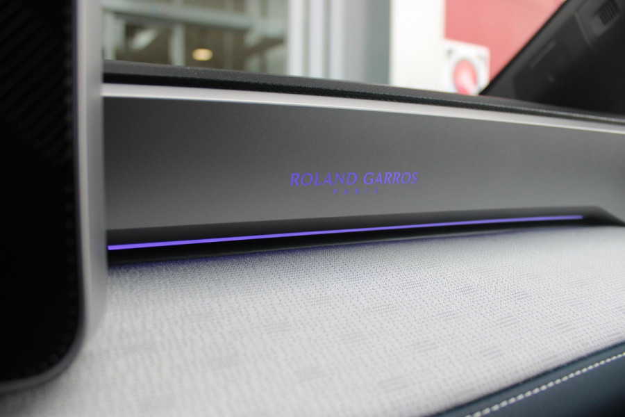Renault 5 150PK COMFORT RANGE ROLAND-GARROS 52 kWh | NAVIGATIE SYSTEEM MET GOOGLE INTERGRATIE | HARMAN KARDON PREMIUM AUDIO | FULL LED KOPLAMPEN MET MICRO-OPTICS EN FRANSE VLAG | 10"R-LINK MULTIMEDIA | 18"GRONO LICHTMETALEN VELGEN | TWO-TONE CAROSSERIE KLEUR I.C.M. WARM TITANIUM DAKLIJSTEN | ELEKTRISCH VERWARMDE VOOR STOELEN / STUUR | BESTUURDERSSTOEL MET ELEKTRISCH VERSTELBARE LENDESTEUN | AUTOMATISCH INPARKEREN | FLANK GUARD PROTECTION | ADAPTIEVE CRUISE CONTROL MET STOP & GO | ACHTERUITRIJCAMERA | PRIVATIE GLASS | SFEERVERLICHTING IN DIVERSE KLEUREN |