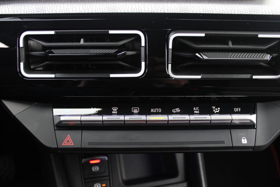 Renault 5 150PK COMFORT RANGE ROLAND-GARROS 52 kWh | NAVIGATIE SYSTEEM MET GOOGLE INTERGRATIE | HARMAN KARDON PREMIUM AUDIO | FULL LED KOPLAMPEN MET MICRO-OPTICS EN FRANSE VLAG | 10"R-LINK MULTIMEDIA | 18"GRONO LICHTMETALEN VELGEN | TWO-TONE CAROSSERIE KLEUR I.C.M. WARM TITANIUM DAKLIJSTEN | ELEKTRISCH VERWARMDE VOOR STOELEN / STUUR | BESTUURDERSSTOEL MET ELEKTRISCH VERSTELBARE LENDESTEUN | AUTOMATISCH INPARKEREN | FLANK GUARD PROTECTION | ADAPTIEVE CRUISE CONTROL MET STOP & GO | ACHTERUITRIJCAMERA | PRIVATIE GLASS | SFEERVERLICHTING IN DIVERSE KLEUREN |