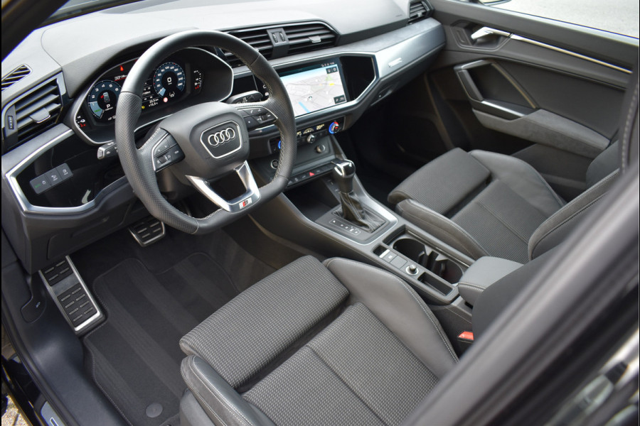 Audi Q3 45 TFSI e S-Line 245 Pk Black Ed Navi Leder Trekhaak 20 Inch Audi Q3 45 TFSI e S-Line 245 Pk Black Ed Navi Leder Trekhaak 20 Inch