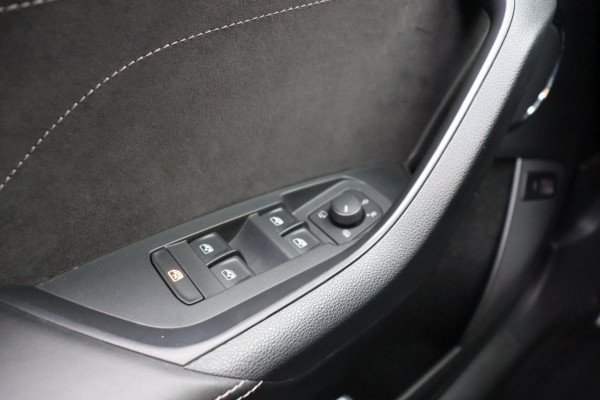 Škoda Kodiaq 1.5 TSI Sportline Business org.Nl el.trekhaak el.schuifdak canton stuur+stoelverw. el.klep