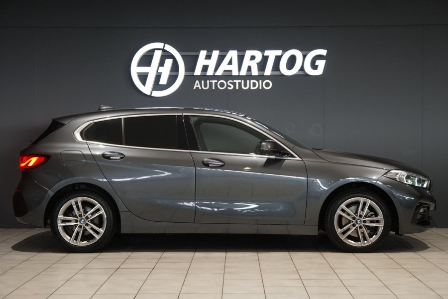 BMW 1-serie 118i Executive Edition + HARMAN KARDON / CAMERA / STOELVERWARMING