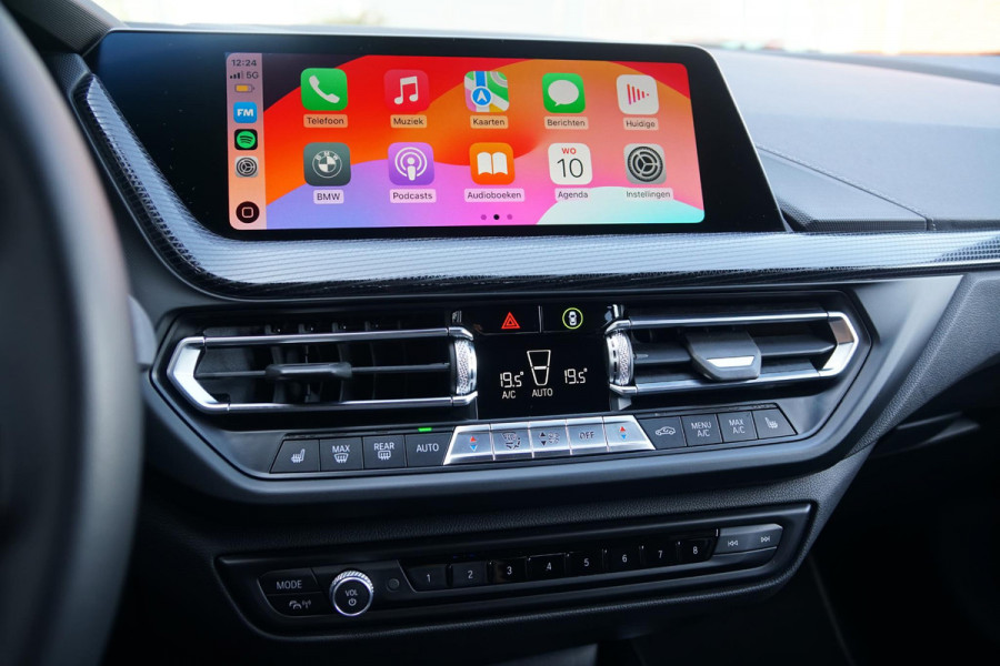 BMW 1-serie 118i Executive Edition + HARMAN KARDON / CAMERA / STOELVERWARMING