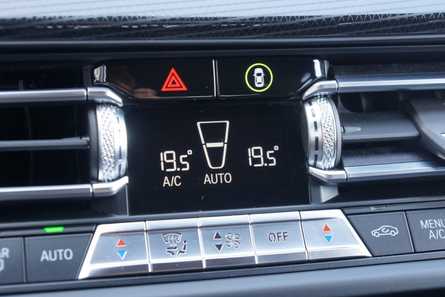 BMW 1-serie 118i Executive Edition + HARMAN KARDON / CAMERA / STOELVERWARMING