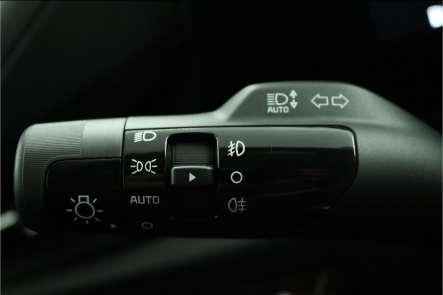 Kia Niro 1.6 GDi Hybrid ExecutiveLine Apple Carplay/Android Auto - Cruise Control - Dodehoekdetectie - Navigatie - Stoel/Stuurverwarming - Fabrieksgarantie tot 09-2031 Kia Niro 1.6 GDi Hybrid ExecutiveLine Apple Carplay/Android Auto - Cruise Control - Dodehoekdetectie - Navigatie - Stoel/Stuurverwarming - Fabrieksgarantie tot 09-2031