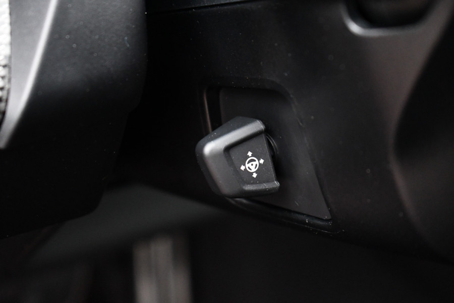 BMW 5 Serie Touring 520i M-Sport Pano Trekh B&W 21inch ACC 360 HUD Stoelventilatie Brooklyngrau