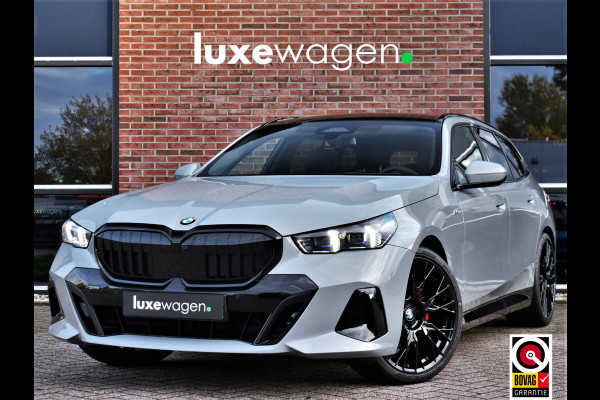 BMW 5 Serie Touring 520i M-Sport Pano Trekh 21inch Brooklyngrau ACC 360 H/K HUD Stoelventilatie