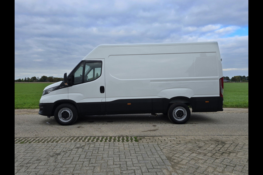 Iveco Daily 35S14V 2.3 352L H2 L2L H2 - 140 Pk - Euro 6 - Airco - Cruise Control Iveco Daily 35S14V 2.3 352L H2 L2L H2 - 140 Pk - Euro 6 - Airco - Cruise Control