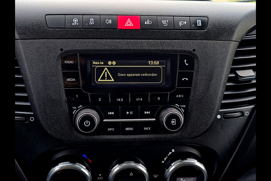 Iveco Daily 35S14V 2.3 352L H2 L2L H2 - 140 Pk - Euro 6 - Airco - Cruise Control Iveco Daily 35S14V 2.3 352L H2 L2L H2 - 140 Pk - Euro 6 - Airco - Cruise Control