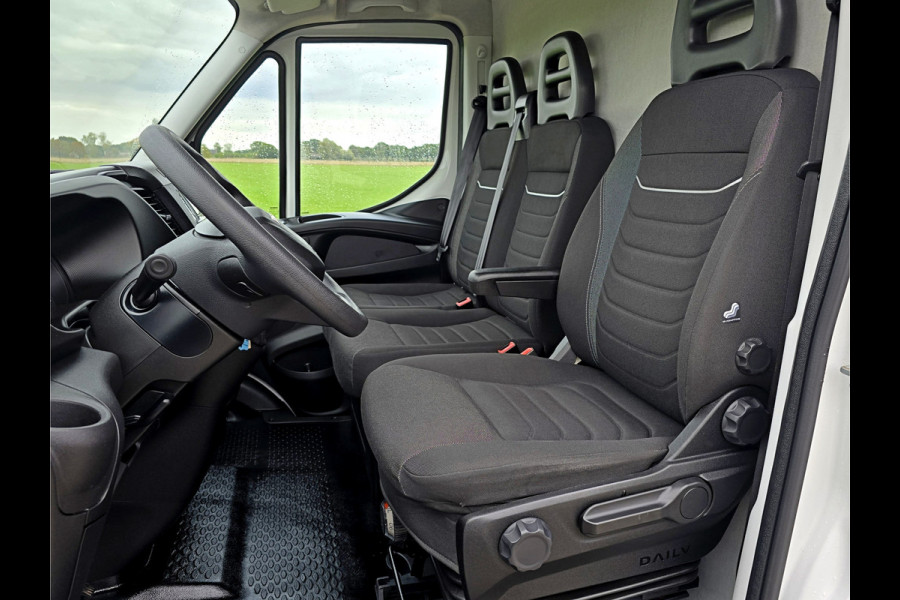 Iveco Daily 35S14V 2.3 352L H2 L2L H2 - 140 Pk - Euro 6 - Airco - Cruise Control Iveco Daily 35S14V 2.3 352L H2 L2L H2 - 140 Pk - Euro 6 - Airco - Cruise Control
