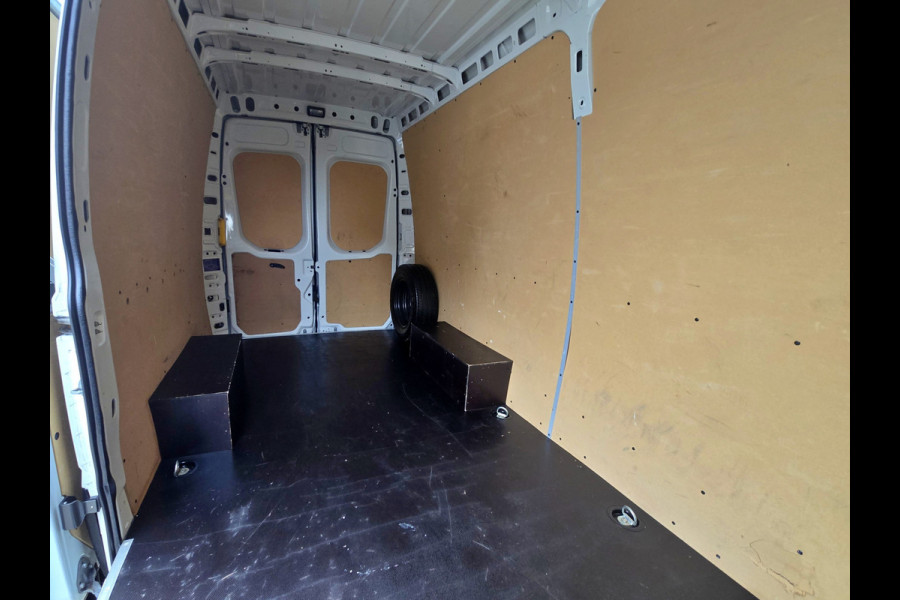 Iveco Daily 35S14V 2.3 352L H2 L2L H2 - 140 Pk - Euro 6 - Airco - Cruise Control Iveco Daily 35S14V 2.3 352L H2 L2L H2 - 140 Pk - Euro 6 - Airco - Cruise Control