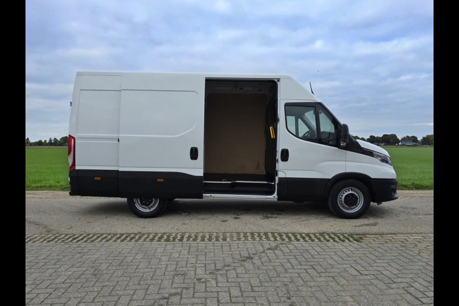 Iveco Daily 35S14V 2.3 352L H2 L2L H2 - 140 Pk - Euro 6 - Airco - Cruise Control Iveco Daily 35S14V 2.3 352L H2 L2L H2 - 140 Pk - Euro 6 - Airco - Cruise Control