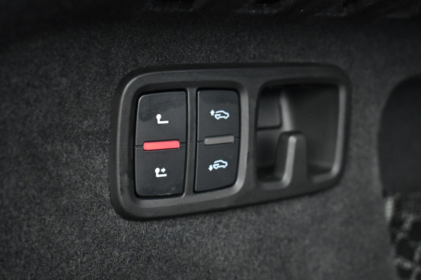 Audi Q8 50 TDI quattro ABT Pano Trekh ACC HUD 360 B&O 4WS 22inch Nachtzicht Soft-close Audi Q8 50 TDI quattro ABT Pano Trekh ACC HUD 360 B&O 4WS 22inch Nachtzicht Soft-close