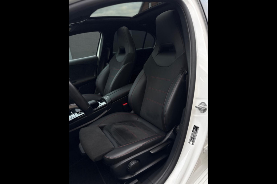 Mercedes-Benz A-Klasse 180 AMG Line Panorama CarPlay Mercedes-Benz A-Klasse 180 AMG Line Panorama CarPlay