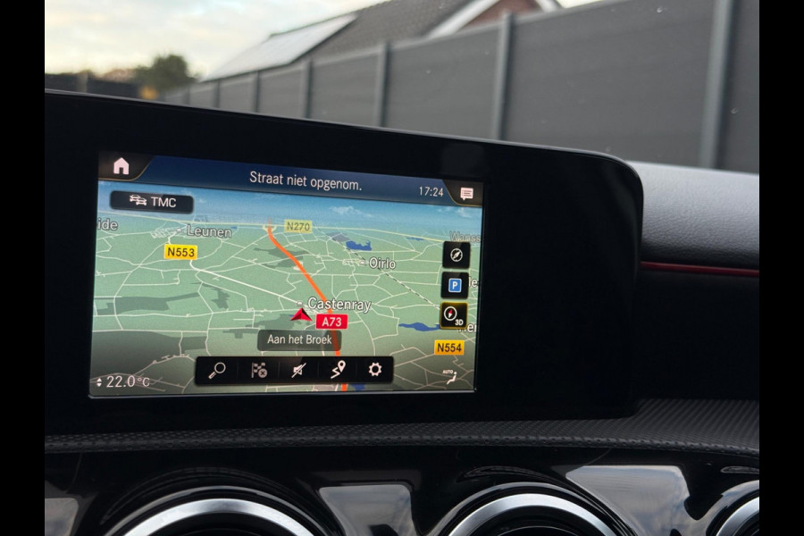 Mercedes-Benz A-Klasse 180 AMG Line Panorama CarPlay Mercedes-Benz A-Klasse 180 AMG Line Panorama CarPlay