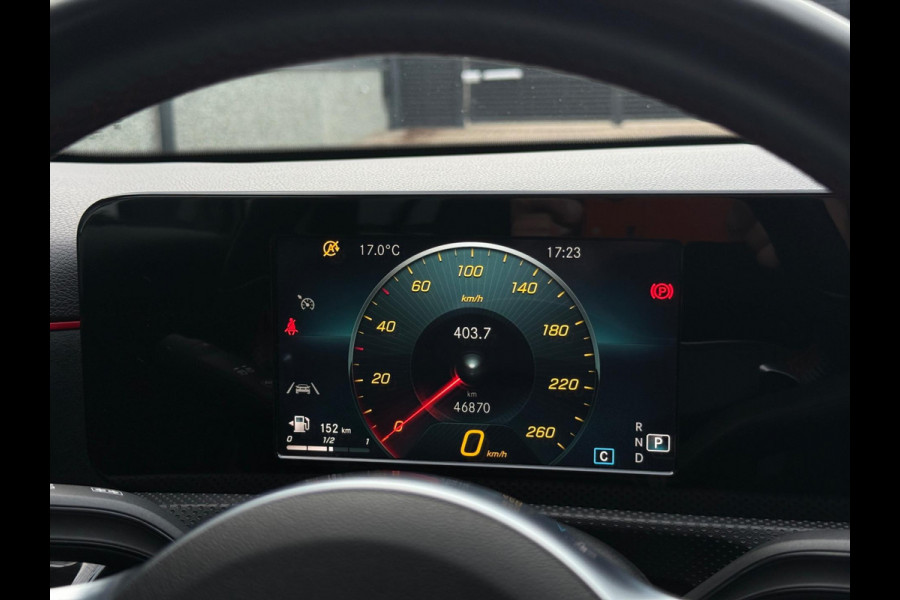 Mercedes-Benz A-Klasse 180 AMG Line Panorama CarPlay Mercedes-Benz A-Klasse 180 AMG Line Panorama CarPlay