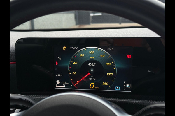 Mercedes-Benz A-Klasse 180 AMG Line Panorama CarPlay Mercedes-Benz A-Klasse 180 AMG Line Panorama CarPlay