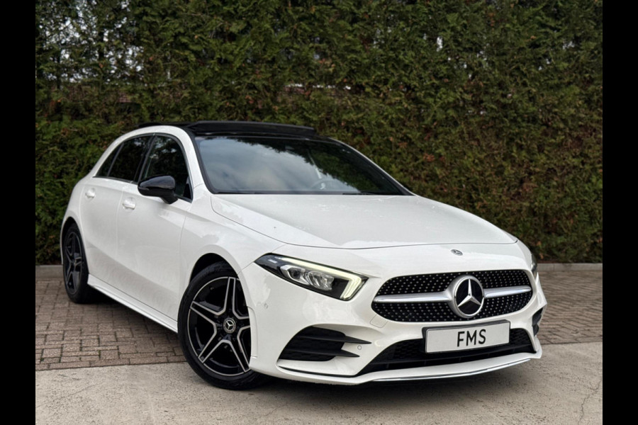 Mercedes-Benz A-Klasse 180 AMG Line Panorama CarPlay Mercedes-Benz A-Klasse 180 AMG Line Panorama CarPlay