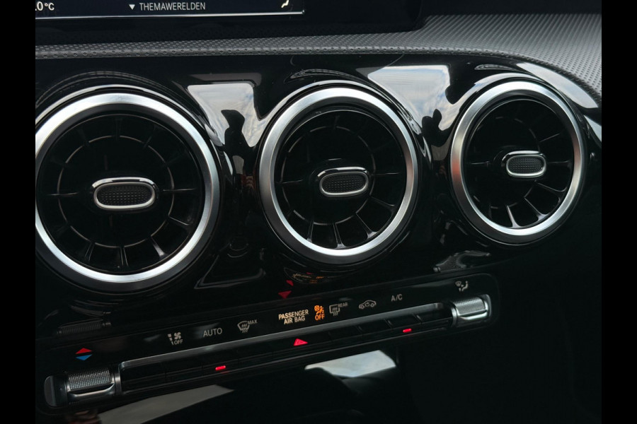 Mercedes-Benz A-Klasse 180 AMG Line Panorama CarPlay Mercedes-Benz A-Klasse 180 AMG Line Panorama CarPlay