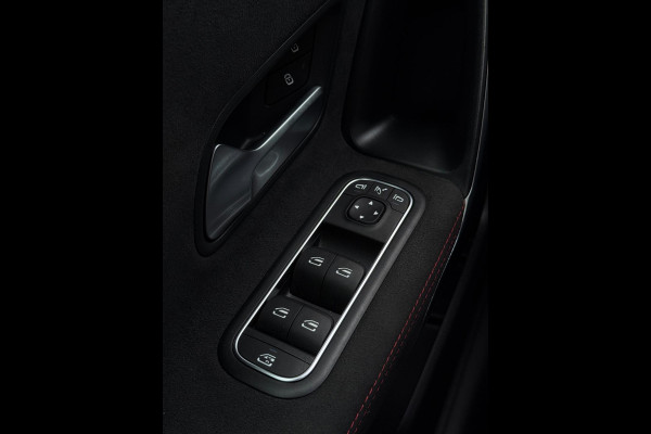 Mercedes-Benz A-Klasse 180 AMG Line Panorama CarPlay Mercedes-Benz A-Klasse 180 AMG Line Panorama CarPlay