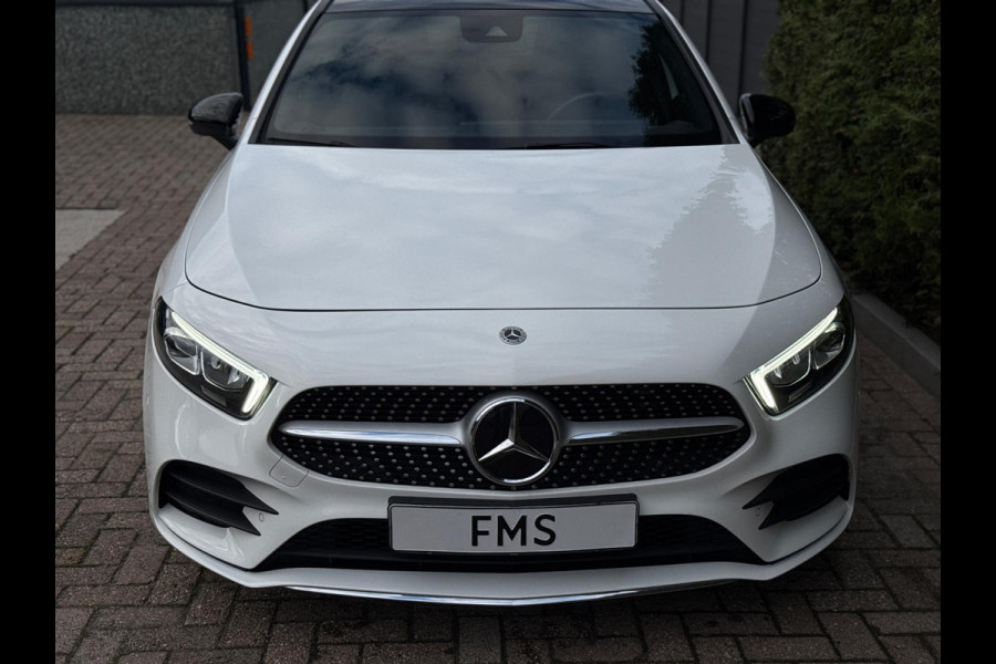 Mercedes-Benz A-Klasse 180 AMG Line Panorama CarPlay Mercedes-Benz A-Klasse 180 AMG Line Panorama CarPlay