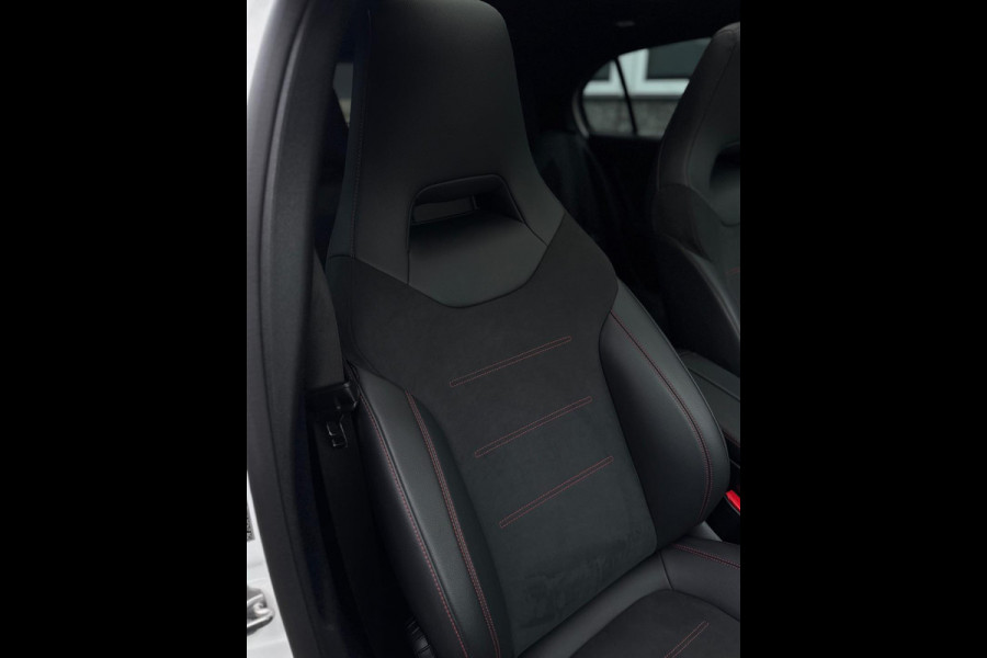 Mercedes-Benz A-Klasse 180 AMG Line Panorama CarPlay Mercedes-Benz A-Klasse 180 AMG Line Panorama CarPlay