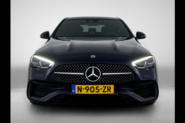 Mercedes-Benz C-Klasse 180 AMG Line Multispaaks lichtmetalen velgen 19 inch. Navigatie | parking support met camera achter | Inclusief 24 maanden MB Certified garantie voor Europa. Mercedes-Benz C-Klasse 180 AMG Line Multispaaks lichtmetalen velgen 19 inch. Navigatie | parking support met camera achter | Inclusief 24 maanden MB Certified garantie voor Europa.