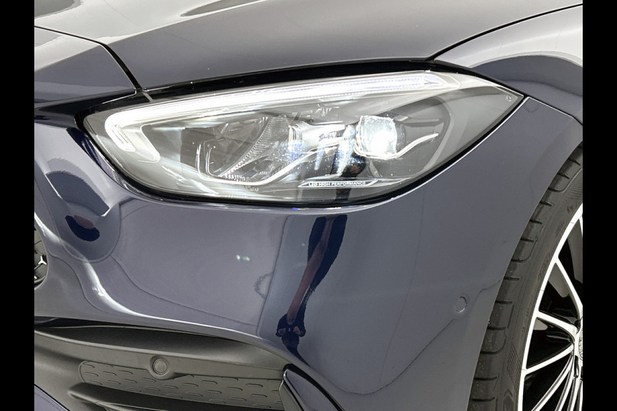 Mercedes-Benz C-Klasse 180 AMG Line Multispaaks lichtmetalen velgen 19 inch. Navigatie | parking support met camera achter | Inclusief 24 maanden MB Certified garantie voor Europa. Mercedes-Benz C-Klasse 180 AMG Line Multispaaks lichtmetalen velgen 19 inch. Navigatie | parking support met camera achter | Inclusief 24 maanden MB Certified garantie voor Europa.