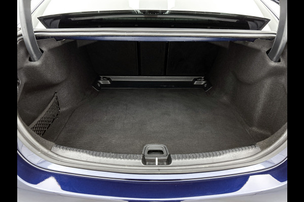 Mercedes-Benz C-Klasse 180 AMG Line Multispaaks lichtmetalen velgen 19 inch. Navigatie | parking support met camera achter | Inclusief 24 maanden MB Certified garantie voor Europa. Mercedes-Benz C-Klasse 180 AMG Line Multispaaks lichtmetalen velgen 19 inch. Navigatie | parking support met camera achter | Inclusief 24 maanden MB Certified garantie voor Europa.