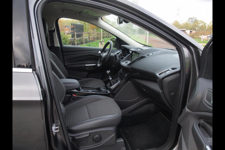 Ford Kuga 1.5 EcoBoost Titanium | Apple Carplay | Camera | Cruise Control | Trekhaak |